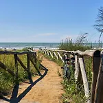 Апартаменты Renewed Flat With Seaview-beahost