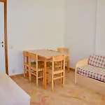 Renewed Flat With Seaview-beahost 比比翁