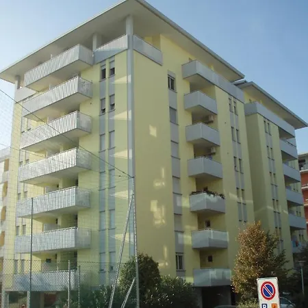 Апартаменти Renewed Flat With Seaview-beahost *